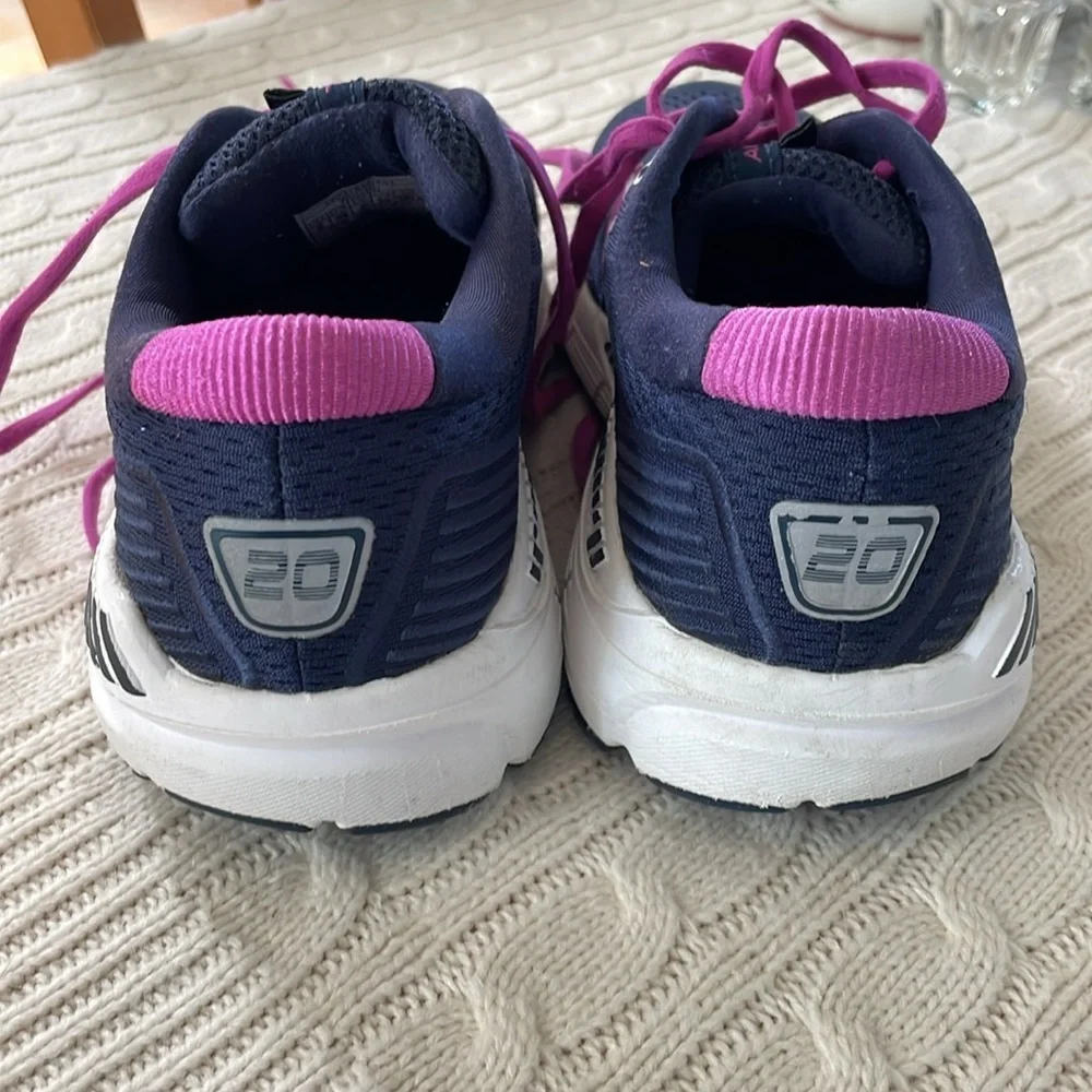 Brooks Ariel '20 8W road-running model Peacoat/Vivid Viola/White high stability